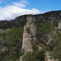 Photo de France - Le Cirque de Mourèze et le Lac du Salagou